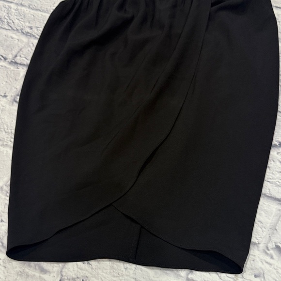 Alice + Olivia Elegant Black Pencil Skirt - Picture 2 of 9